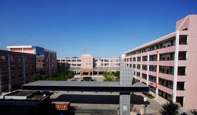 曝午餐弄虚作假！回应…麻将胡了温州一学校被